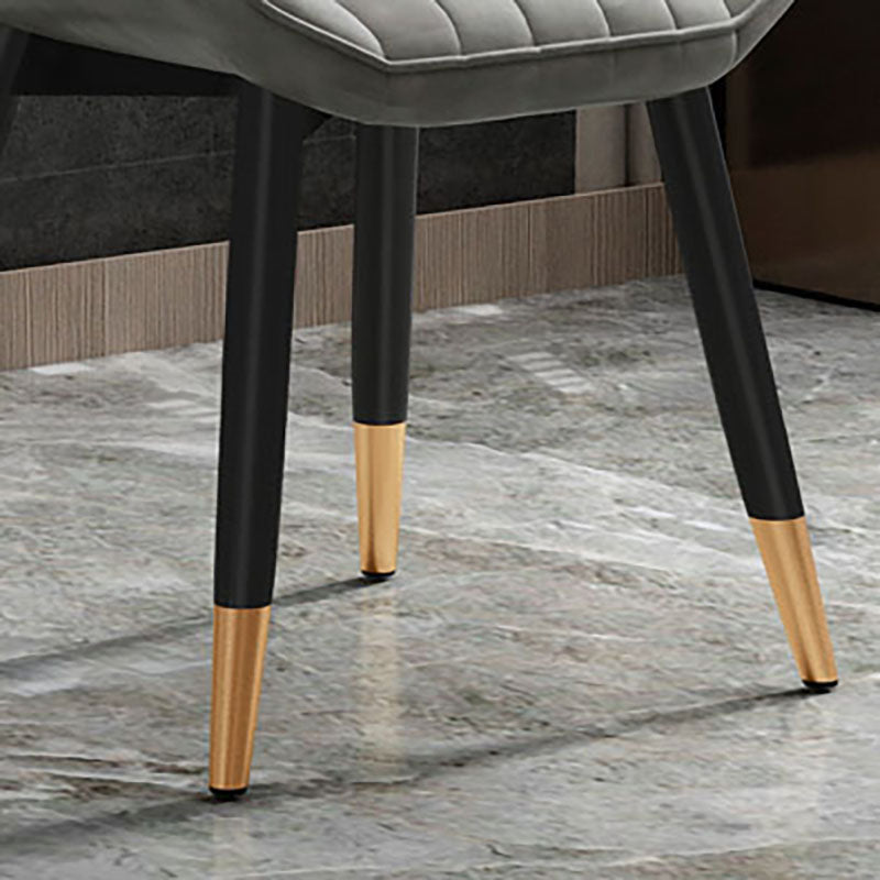 Silla auxiliar de comedor contemporánea Silla Parsons curvada de cuero con acabado mate