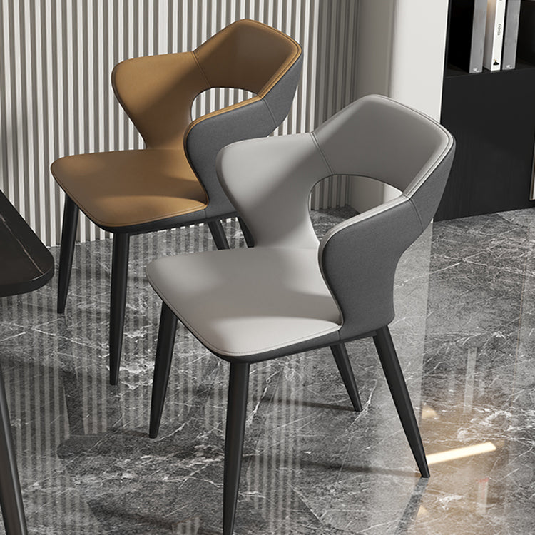 Silla de comedor contemporánea con respaldo abierto curvado de cuero con acabado mate