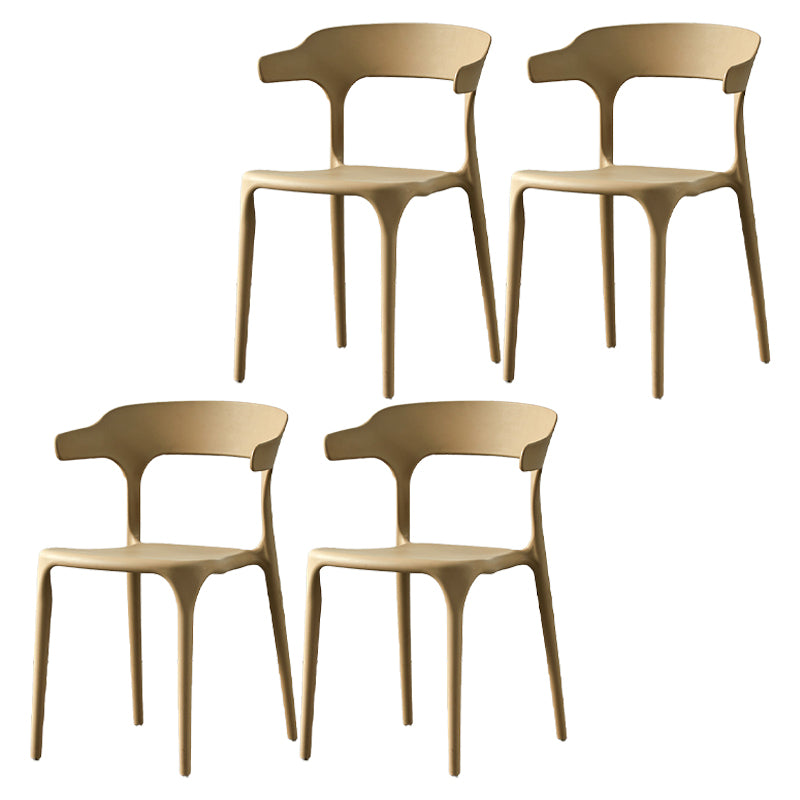 Polcatura da pranzo in plastica in plastica scandinava.