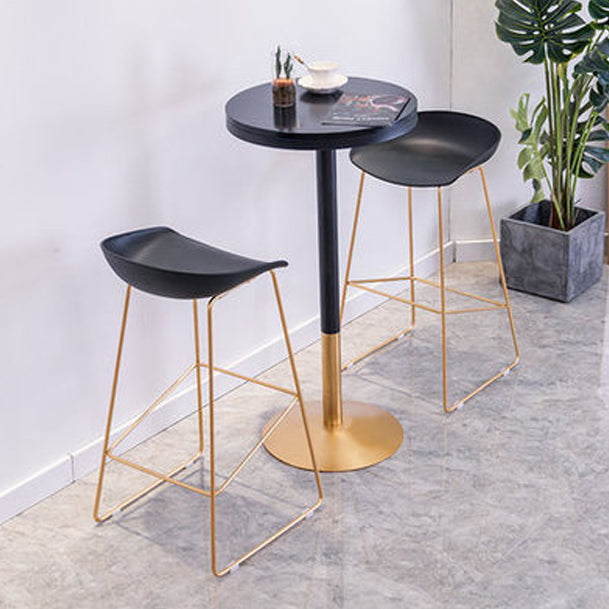Industrial Style Black Iron Bar Table Wood Round Top Bistro Table with Pedestal