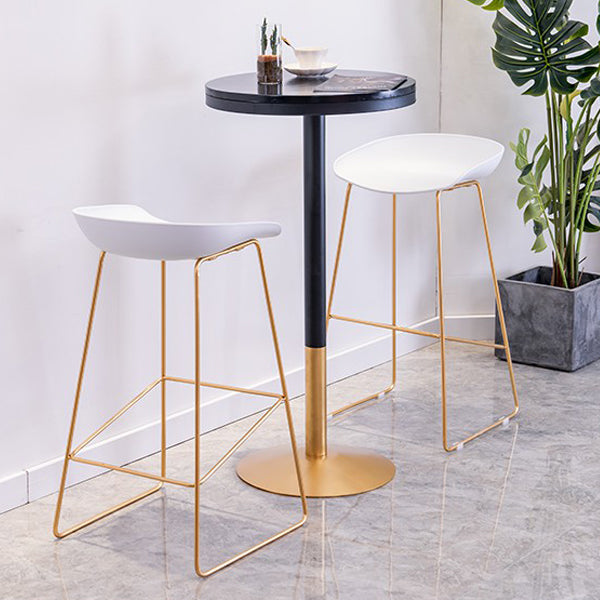 Industrial Style Black Iron Bar Table Wood Round Top Bistro Table with Pedestal