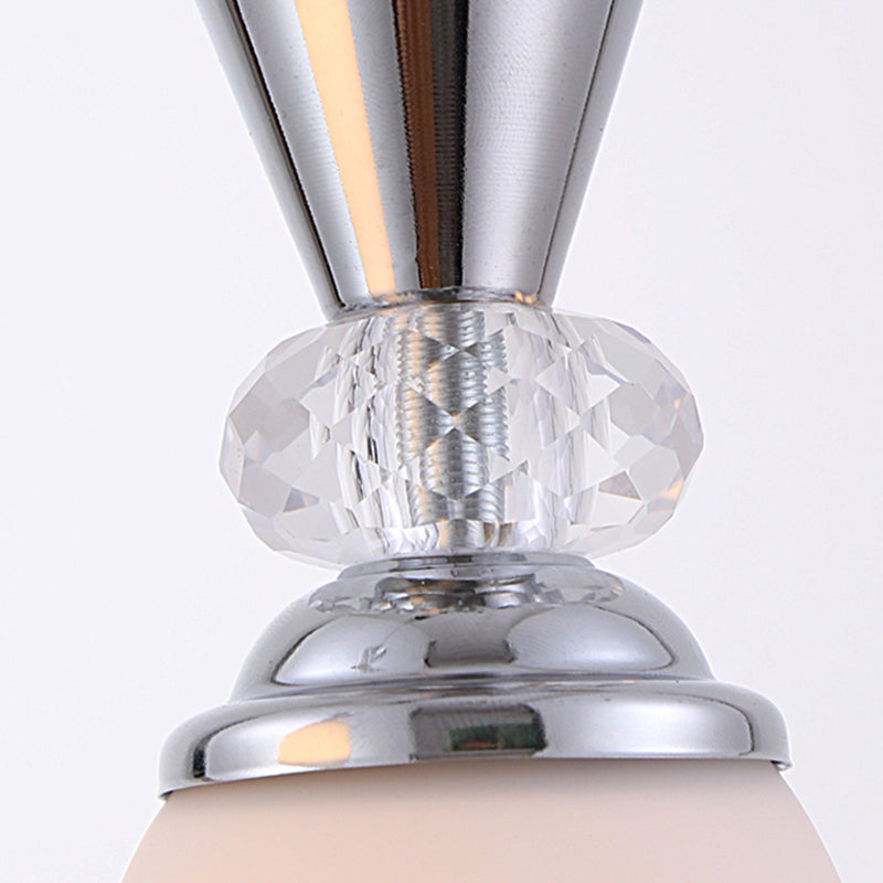 Salle à manger suspendue pendante de style moderne avec une teinte en verre blanc