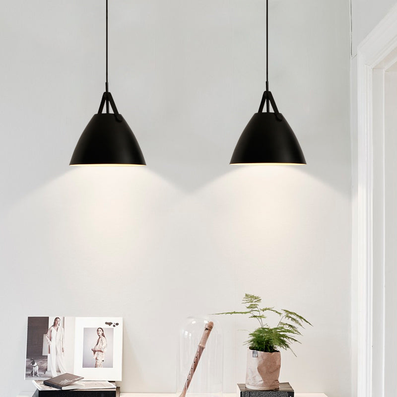 Lumière suspendue en métal