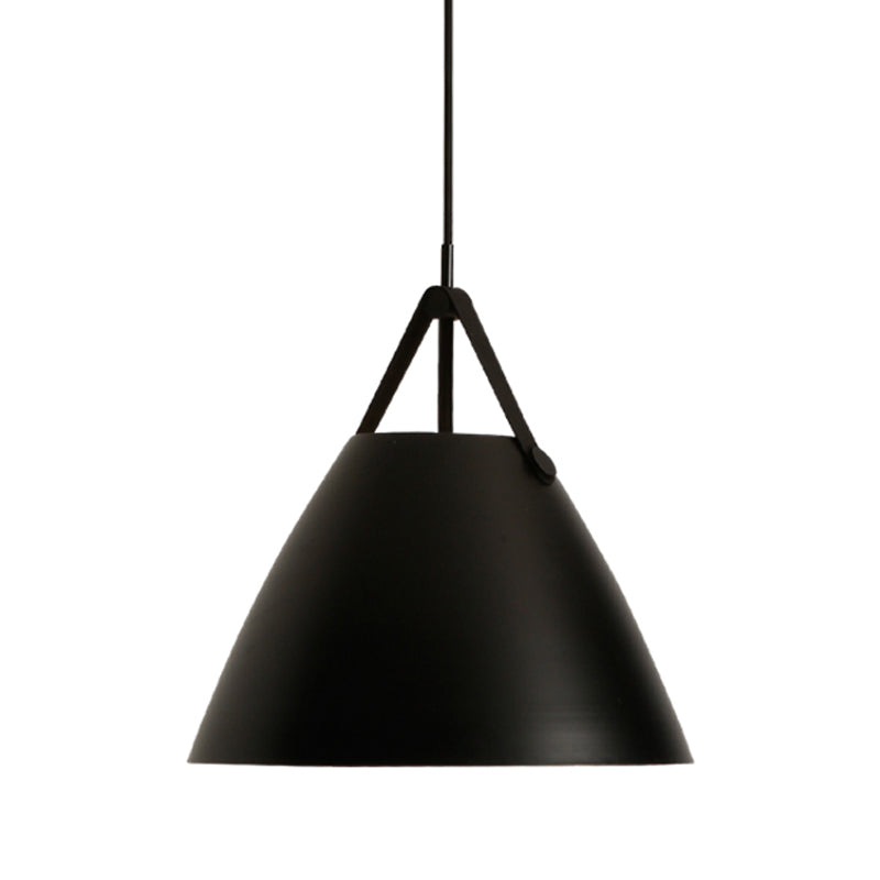 Lumière suspendue en métal