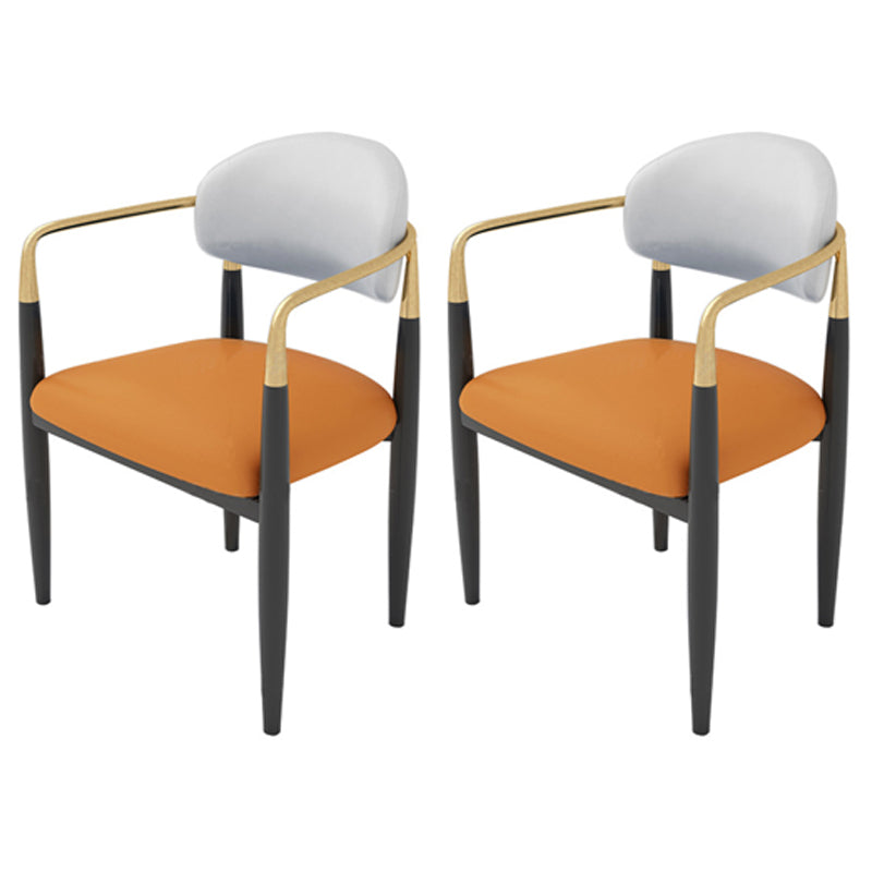 Silla de comedor tapizada con acabado mate y respaldo abierto contemporáneo para sala de conferencias