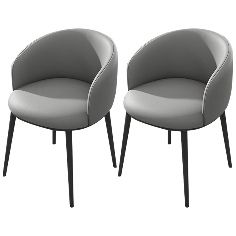 Silla de comedor tapizada moderna con respaldo sólido y acabado mate