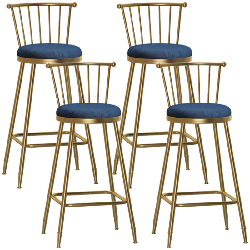 Glam Barhocker ohne Armlehnen, Barhocker aus Stahl für den Milchteeladen mit Samtkissen