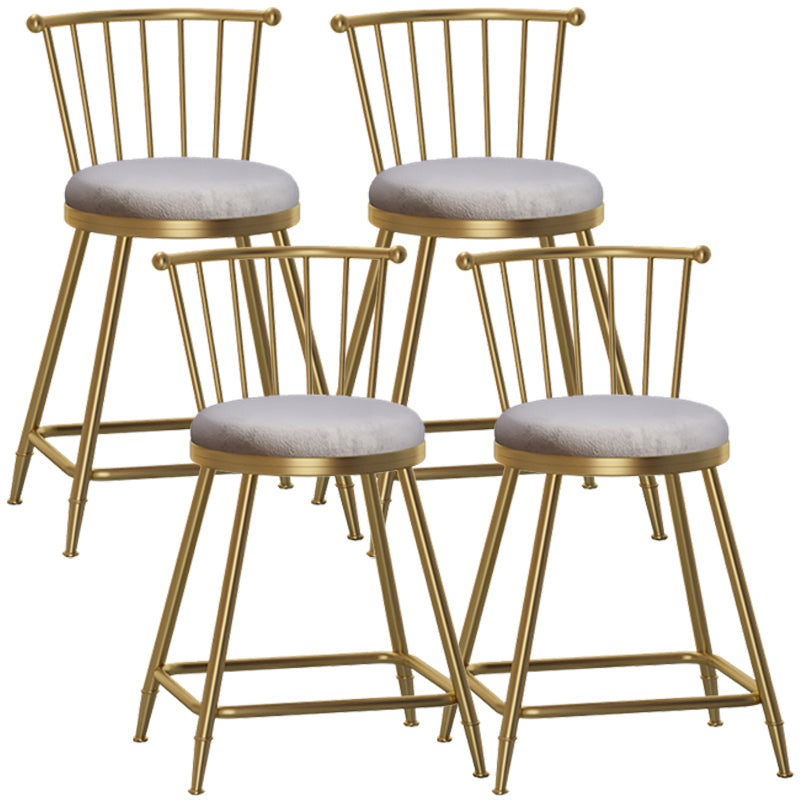 Glam Barhocker ohne Armlehnen, Barhocker aus Stahl für den Milchteeladen mit Samtkissen