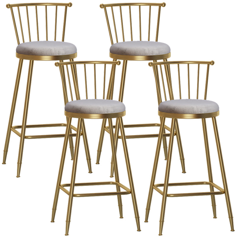 Glam Barhocker ohne Armlehnen, Barhocker aus Stahl für den Milchteeladen mit Samtkissen