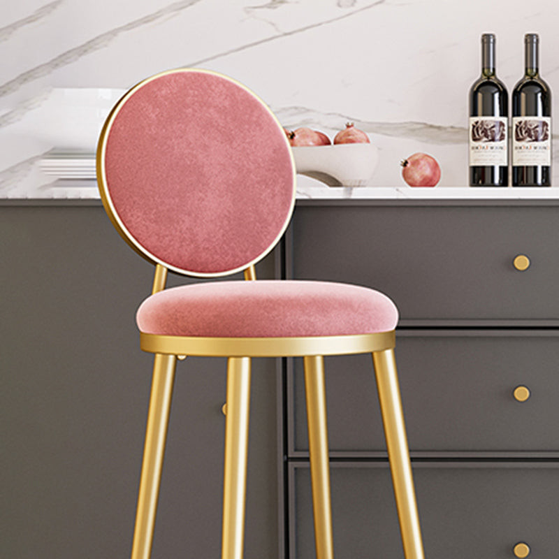 Taburete de bar sin brazos con respaldo Glam, taburete de bar de hierro para cafetería con cojín de terciopelo y pedal