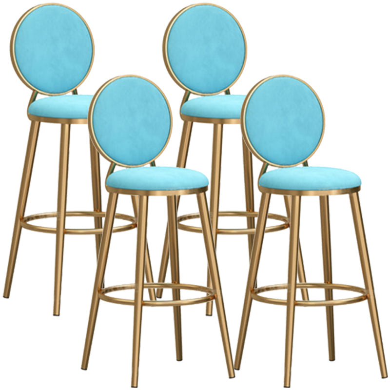 Taburete de bar sin brazos con respaldo Glam, taburete de bar de hierro para cafetería con cojín de terciopelo y pedal