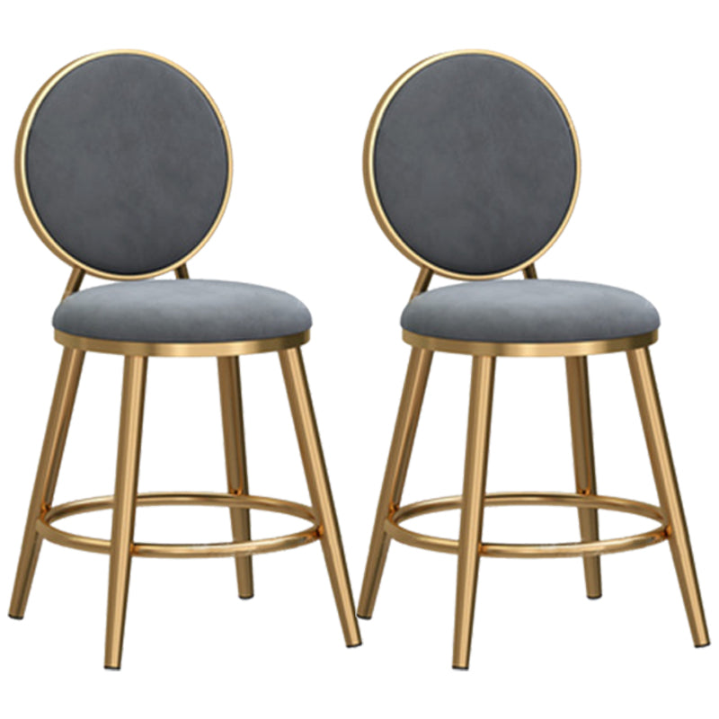 Taburete de bar sin brazos con respaldo Glam, taburete de bar de hierro para cafetería con cojín de terciopelo y pedal