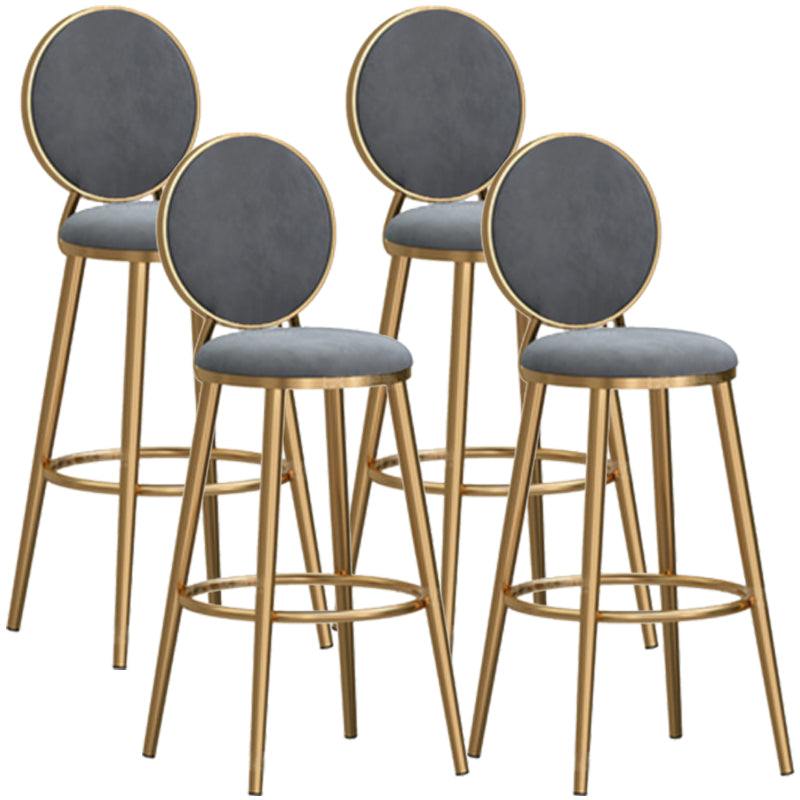 Taburete de bar sin brazos con respaldo Glam, taburete de bar de hierro para cafetería con cojín de terciopelo y pedal