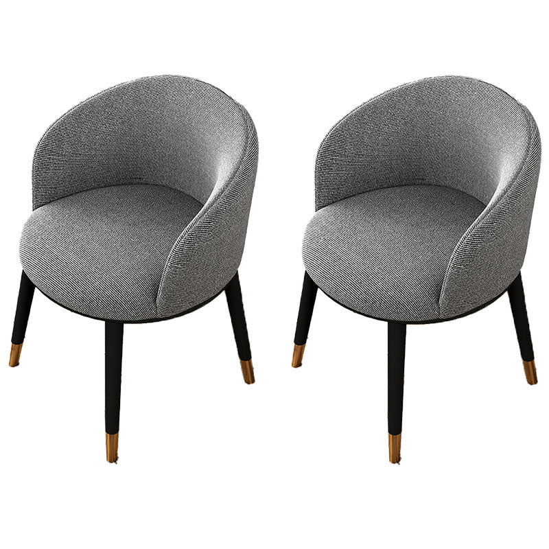 Eigentijdse leren thuisfauteuil met massieve rugleuning en matte afwerking