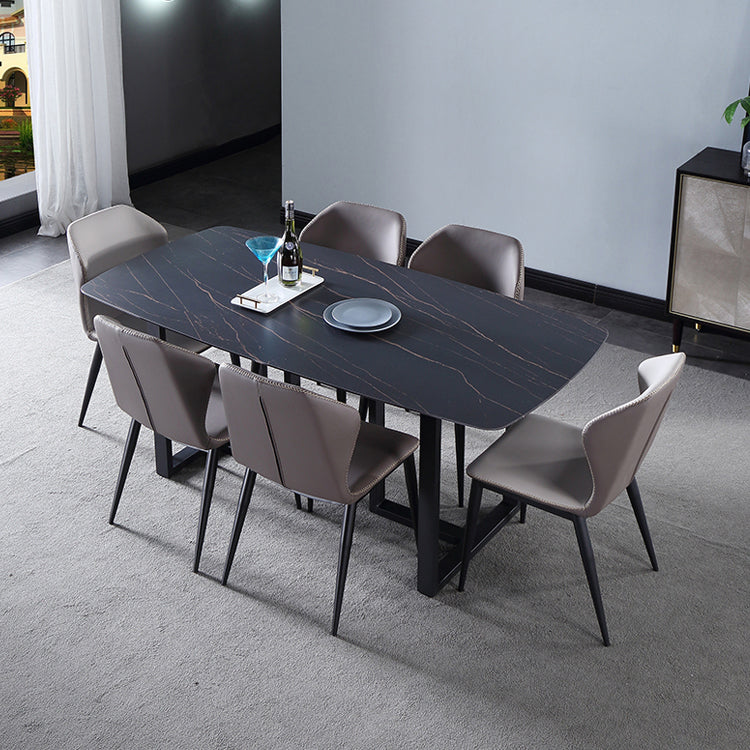 El lado sin brazos del diseño contemporáneo preside el cuero que cena la silla lateral