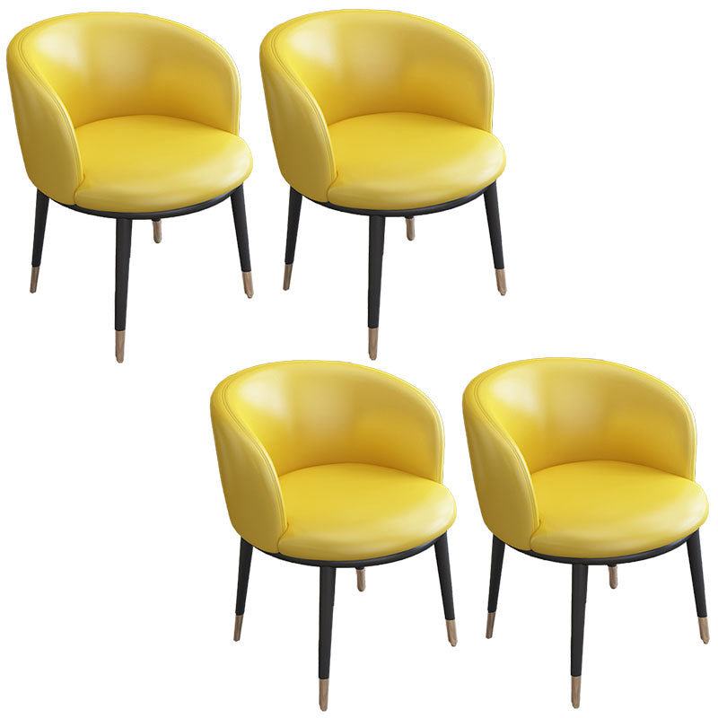 Silla de comedor de cuero con respaldo sólido y acabado mate para el hogar contemporáneo
