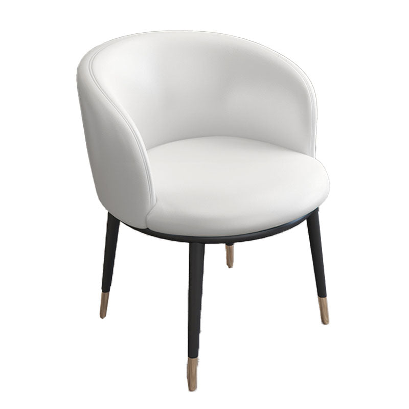 Silla de comedor de cuero con respaldo sólido y acabado mate para el hogar contemporáneo