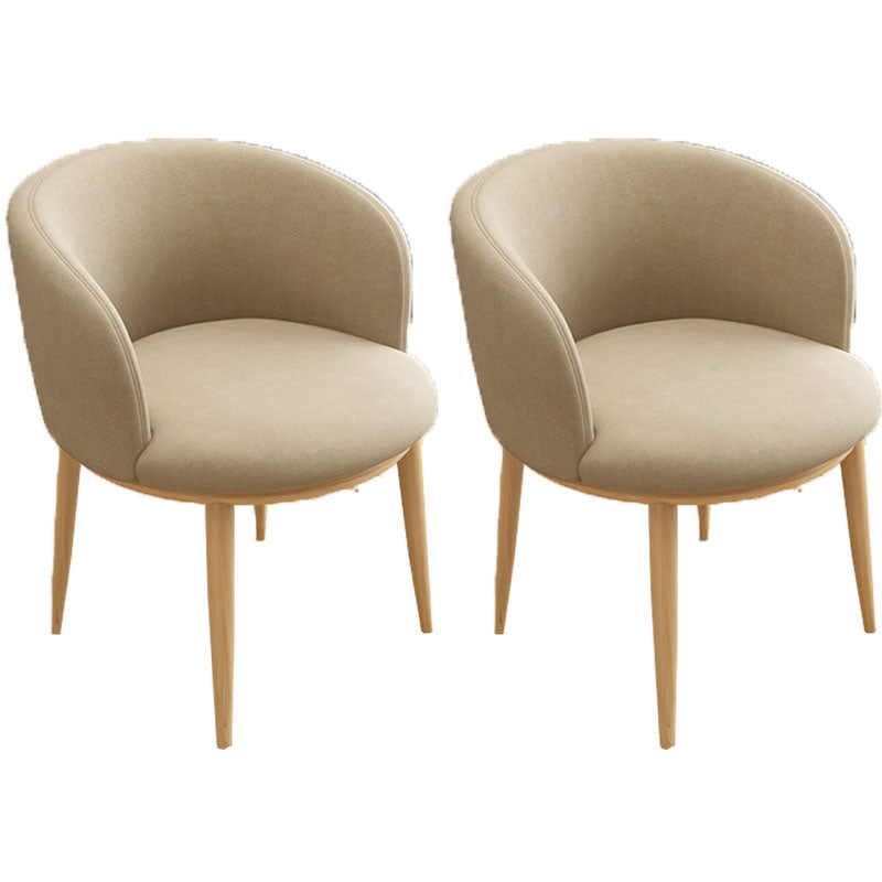Silla de comedor de cuero con respaldo sólido y acabado mate para el hogar contemporáneo
