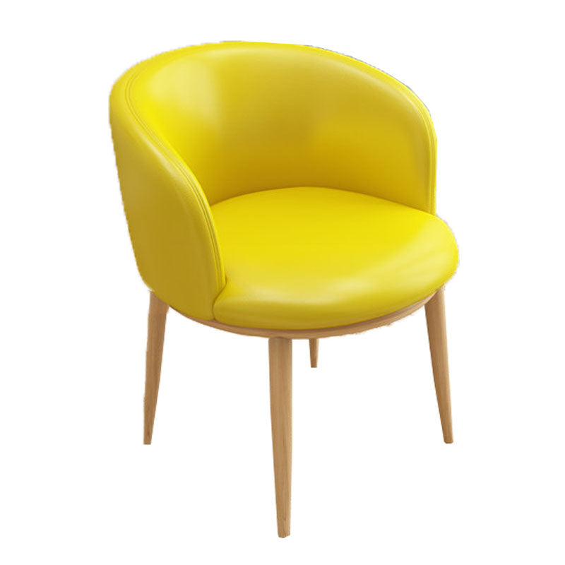 Silla de comedor de cuero con respaldo sólido y acabado mate para el hogar contemporáneo
