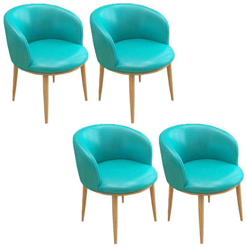 Silla de comedor de cuero con respaldo sólido y acabado mate para el hogar contemporáneo