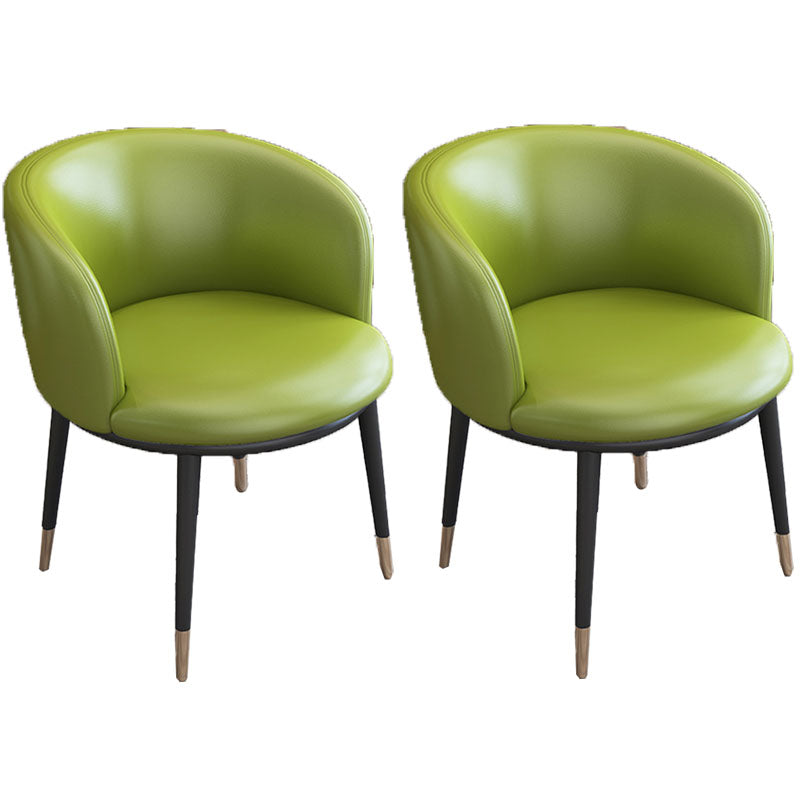 Silla de comedor de cuero con respaldo sólido y acabado mate para el hogar contemporáneo