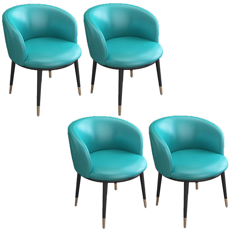 Silla de comedor de cuero con respaldo sólido y acabado mate para el hogar contemporáneo