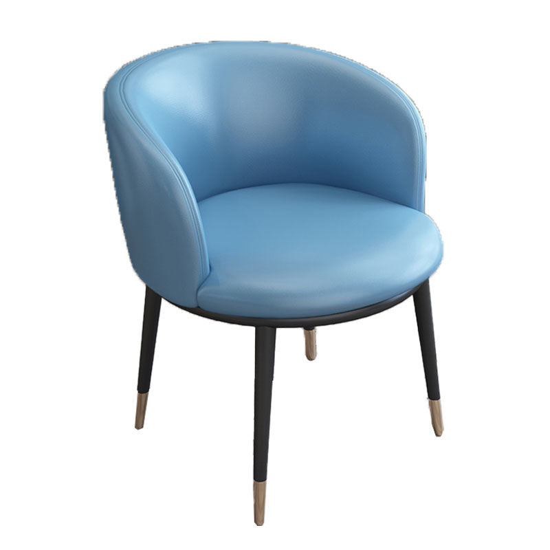 Silla de comedor de cuero con respaldo sólido y acabado mate para el hogar contemporáneo