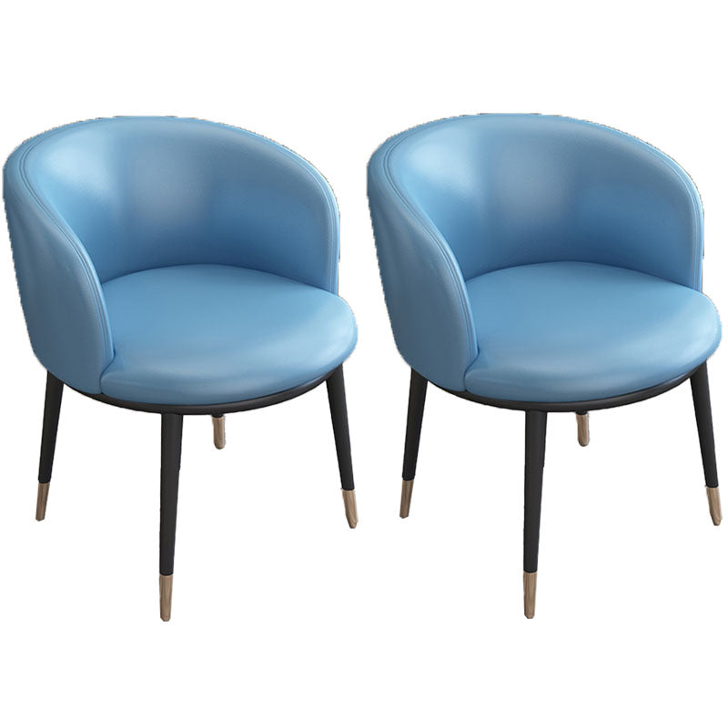 Silla de comedor de cuero con respaldo sólido y acabado mate para el hogar contemporáneo