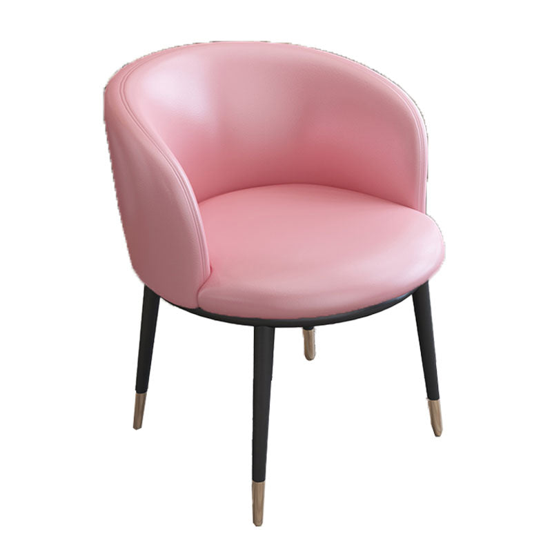 Silla de comedor de cuero con respaldo sólido y acabado mate para el hogar contemporáneo