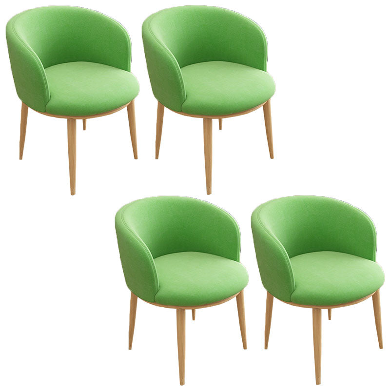 Silla de comedor de cuero con respaldo sólido y acabado mate para el hogar contemporáneo