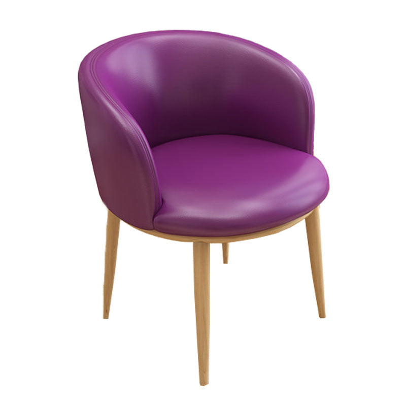 Silla de comedor de cuero con respaldo sólido y acabado mate para el hogar contemporáneo