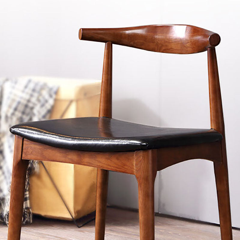 Silla lateral escandinava de madera de caucho con respaldo abierto, silla de comedor tapizada en nogal