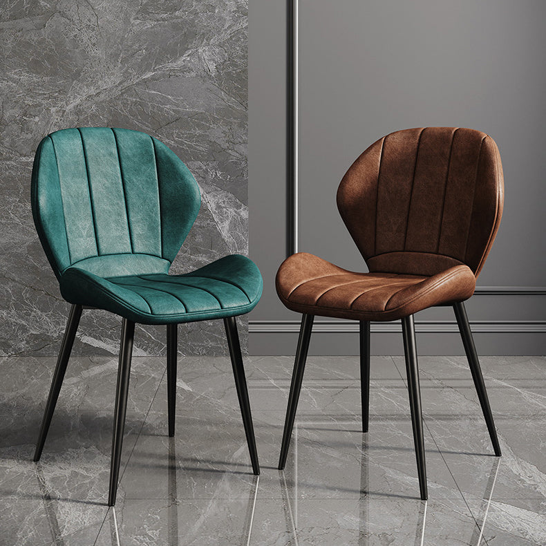 Silla lateral casera tapizada escandinava Wingback Silla de comedor con acabado mate
