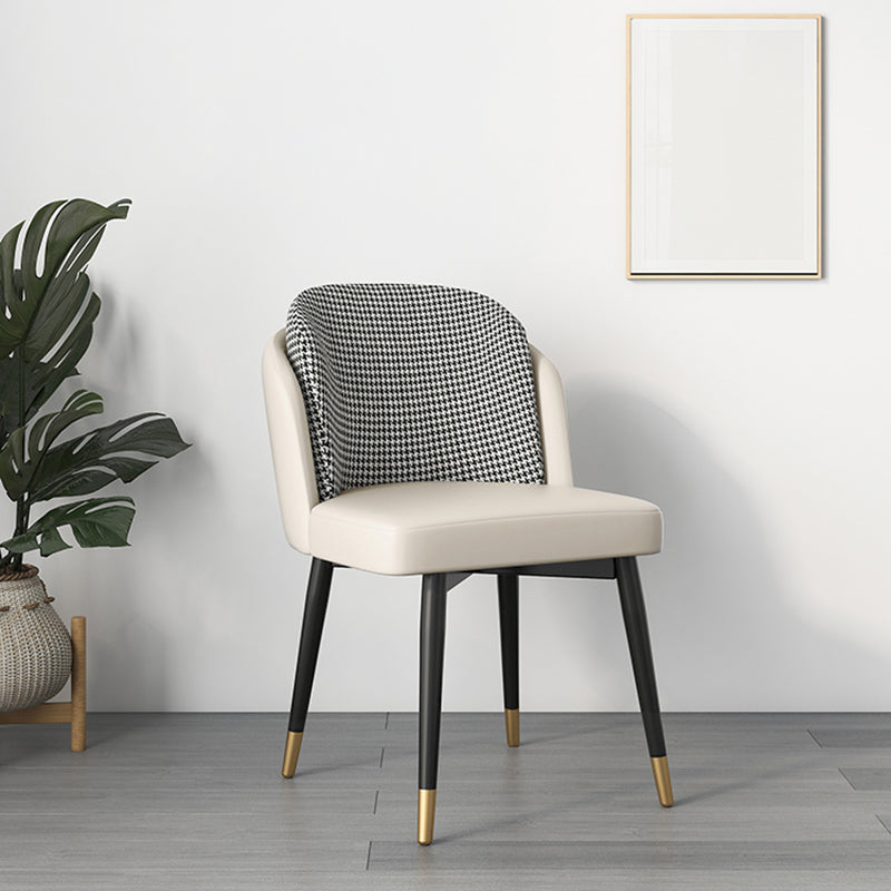 Silla de comedor de metal Glam, silla tapizada de comedor de tela para uso en restaurantes
