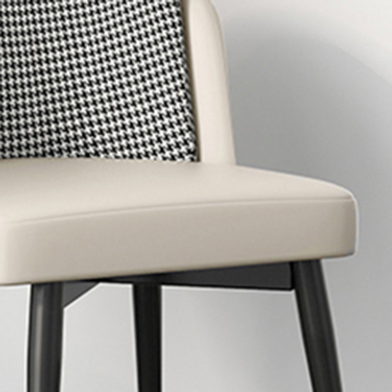 Silla de comedor de metal Glam, silla tapizada de comedor de tela para uso en restaurantes