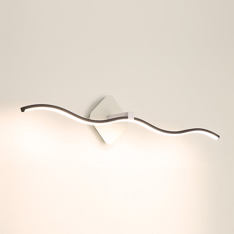 Lineare Form Metall Wandleuchten moderner Stil 1 Lichtspiegel Wandleuchten