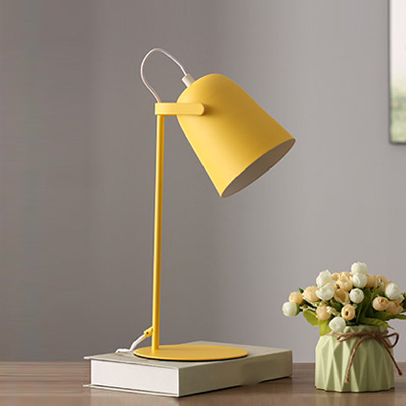 Lampe de table de chevet conique de style contemporain en métal 1 lampe de table à la lumière