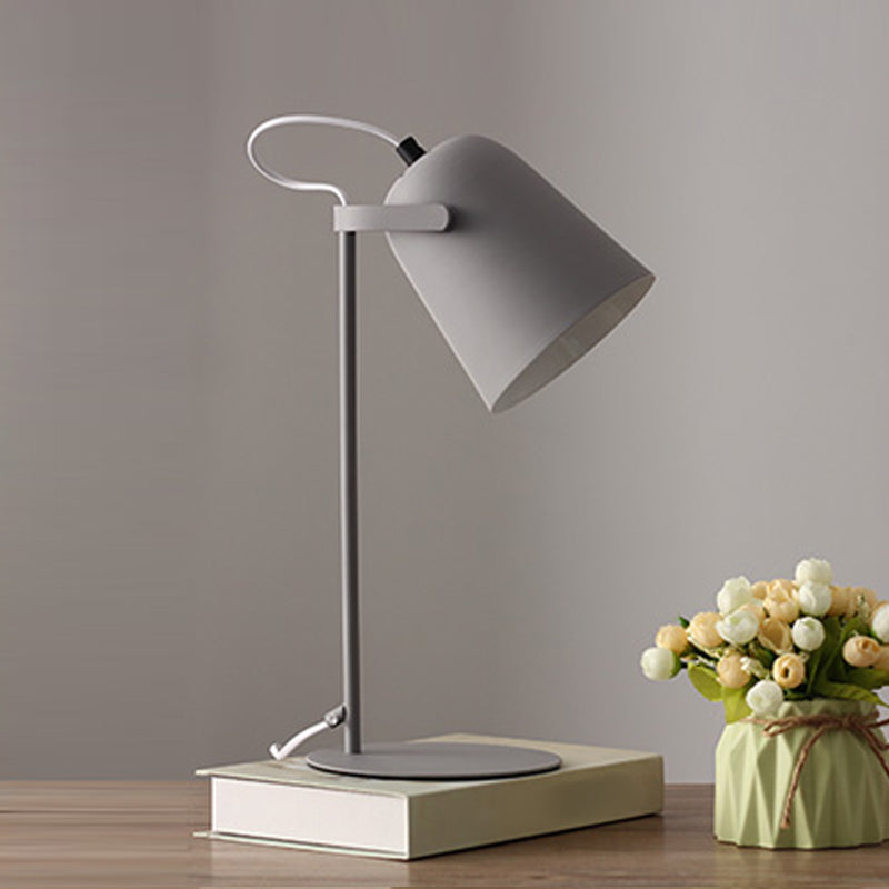 Lampe de table de chevet conique de style contemporain en métal 1 lampe de table à la lumière