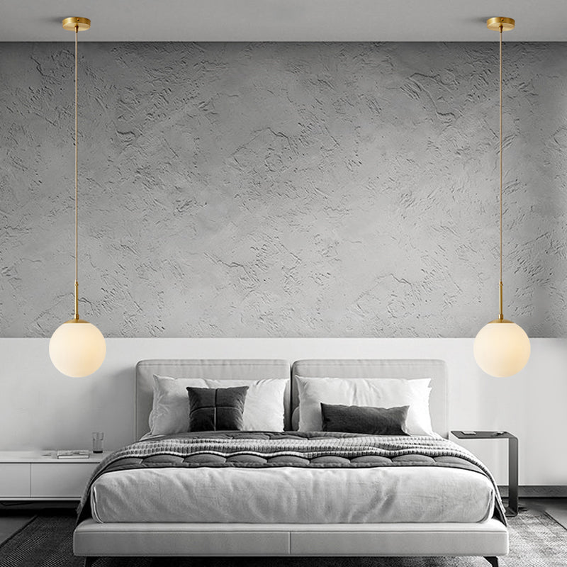 Salle de restauration sphérique lampe suspendue en verre blanc 1 bulbe de style simple léger en laiton