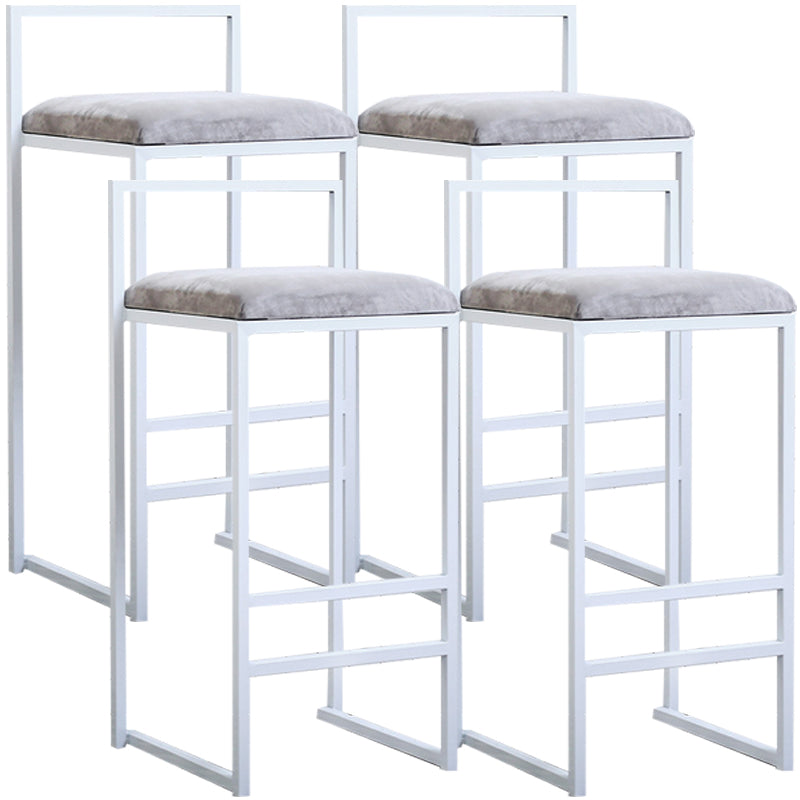 Taburete de bar de metal de estilo moderno con reposapiés y taburete de bar con respaldo bajo para cocina
