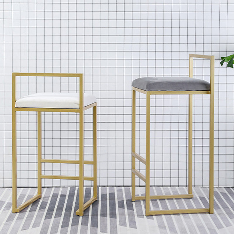 Taburete de bar de metal de estilo moderno con reposapiés y taburete de bar con respaldo bajo para cocina