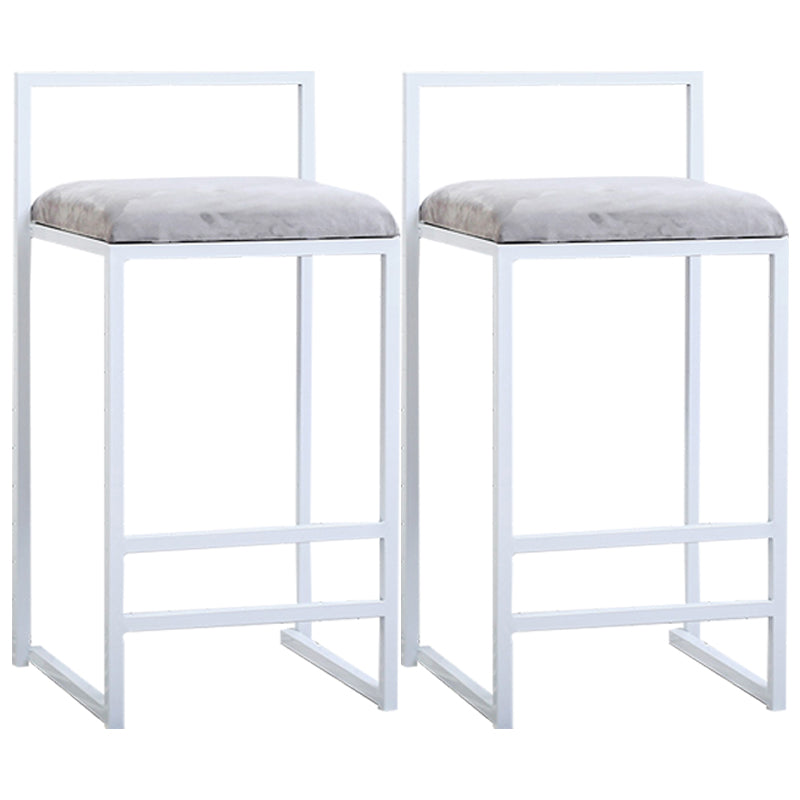 Taburete de bar de metal de estilo moderno con reposapiés y taburete de bar con respaldo bajo para cocina
