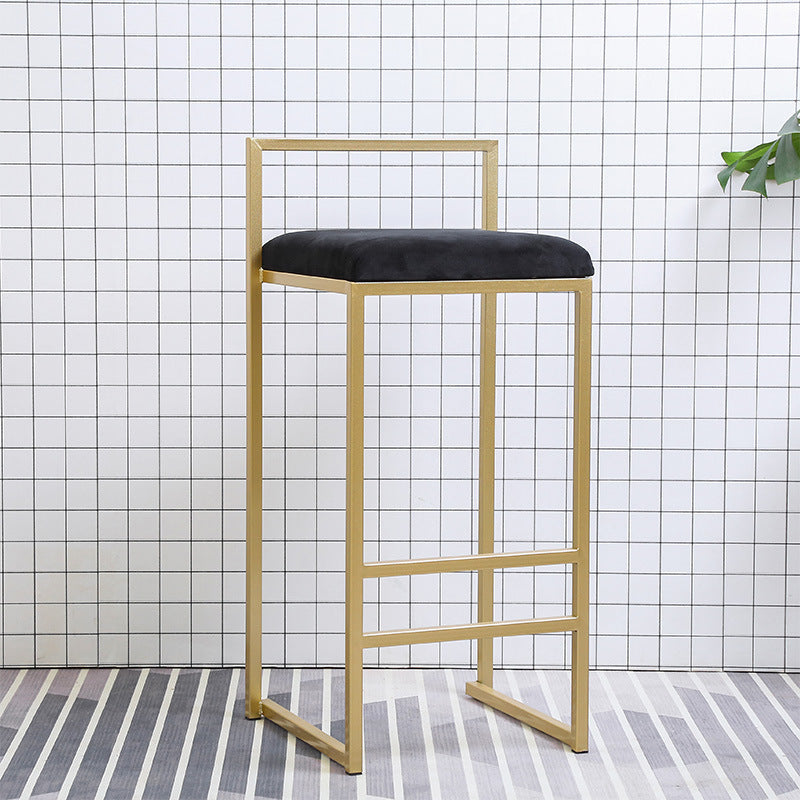 Taburete de bar de metal de estilo moderno con reposapiés y taburete de bar con respaldo bajo para cocina
