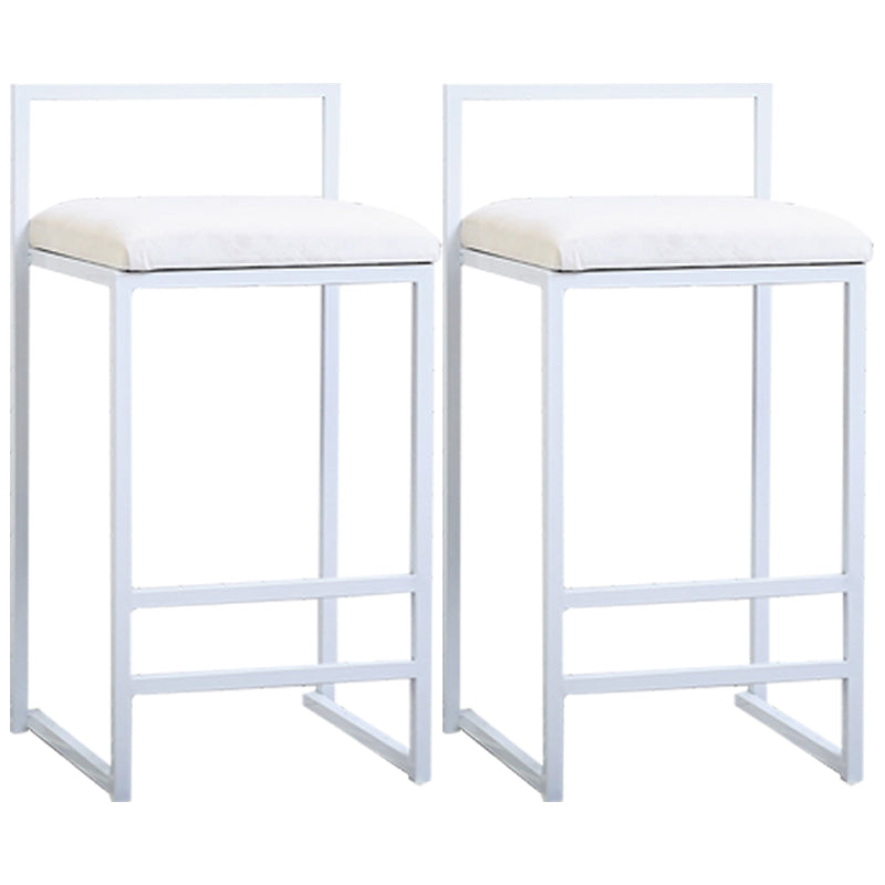 Taburete de bar de metal de estilo moderno con reposapiés y taburete de bar con respaldo bajo para cocina