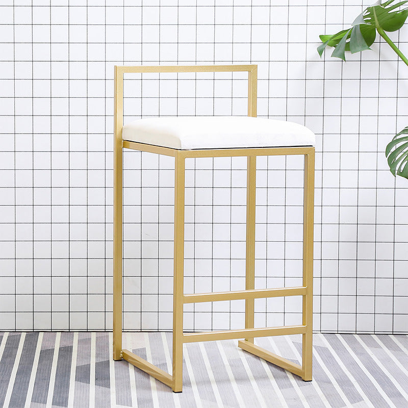 Taburete de bar de metal de estilo moderno con reposapiés y taburete de bar con respaldo bajo para cocina