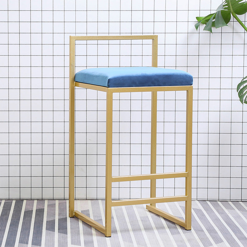 Taburete de bar de metal de estilo moderno con reposapiés y taburete de bar con respaldo bajo para cocina