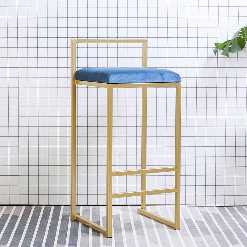 Taburete de bar de metal de estilo moderno con reposapiés y taburete de bar con respaldo bajo para cocina