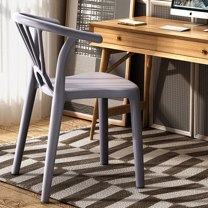 Silla lateral apilable de plástico moderno con respaldo de listón, silla de comedor con acabado mate