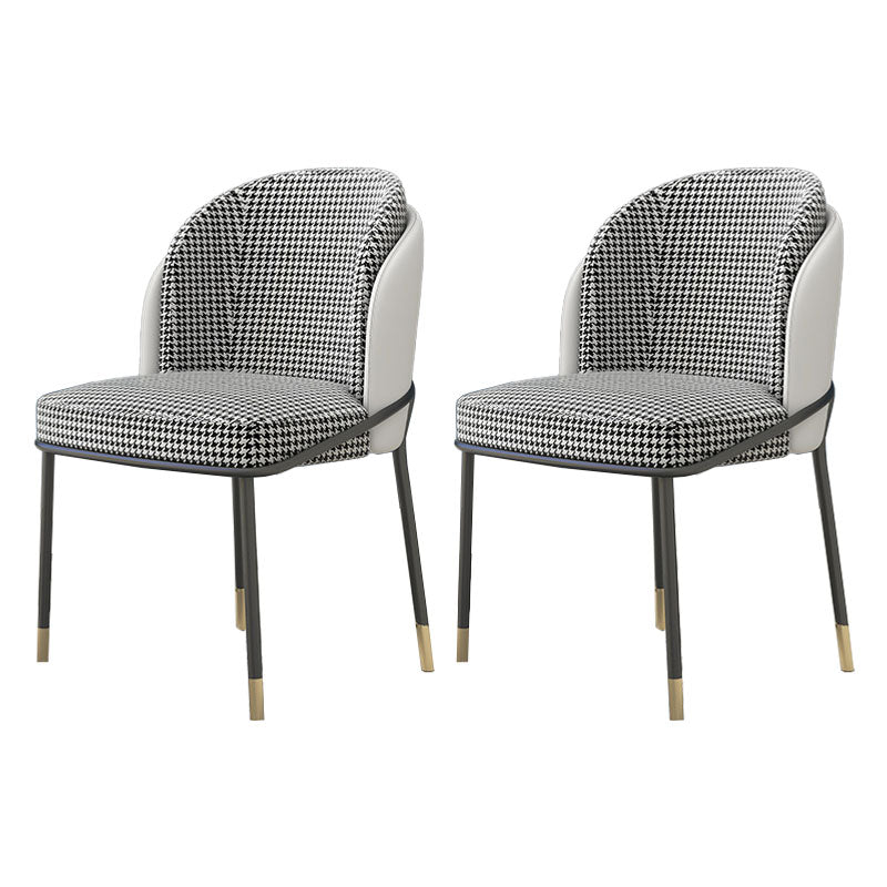 Silla de comedor de metal Glam, sillas de comedor tapizadas sin brazos para uso doméstico