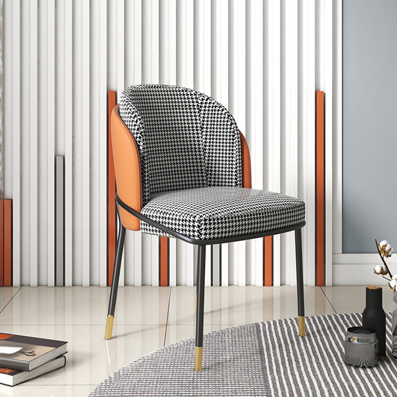 Silla de comedor de metal Glam, sillas de comedor tapizadas sin brazos para uso doméstico